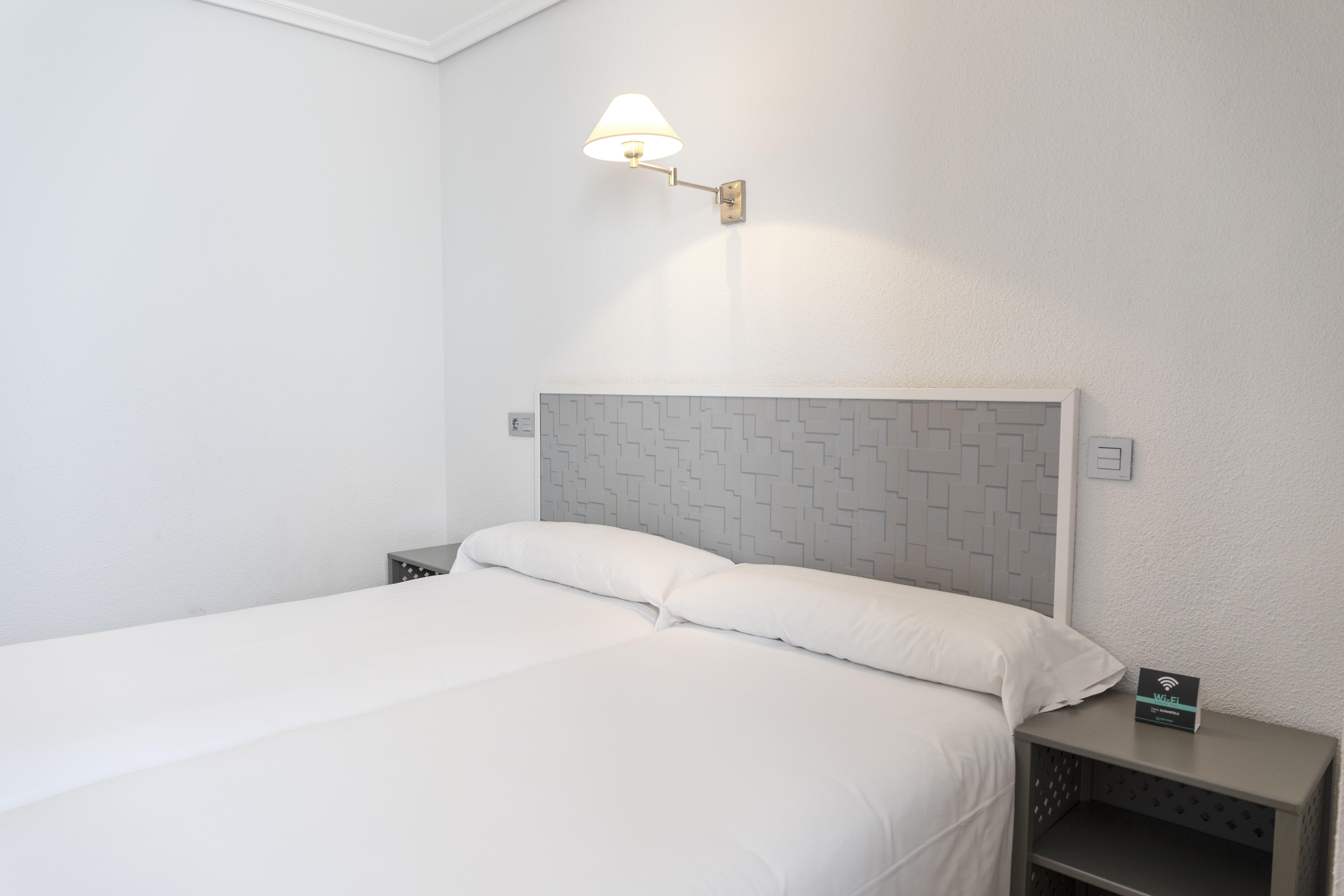 Hotel Alda Centro ปาเลนเซีย ภายนอก รูปภาพ