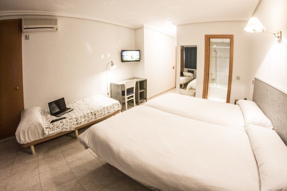 Hotel Alda Centro ปาเลนเซีย ภายนอก รูปภาพ