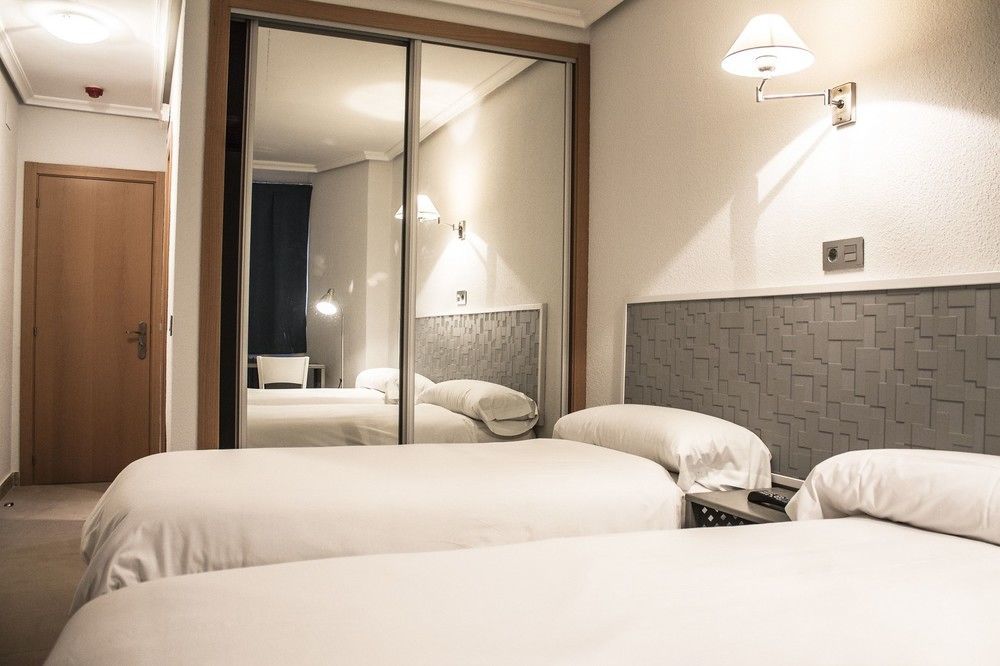 Hotel Alda Centro ปาเลนเซีย ภายนอก รูปภาพ