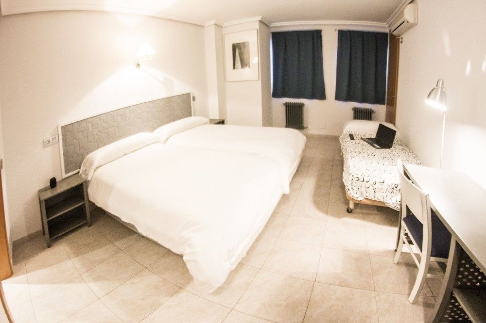 Hotel Alda Centro ปาเลนเซีย ภายนอก รูปภาพ