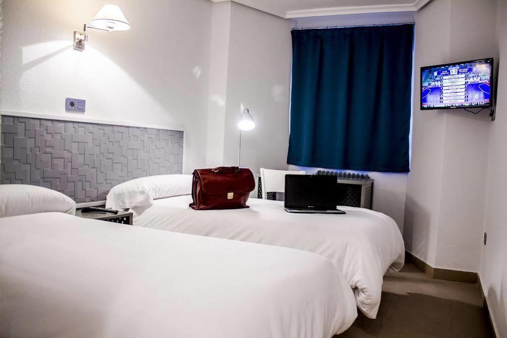Hotel Alda Centro ปาเลนเซีย ภายนอก รูปภาพ