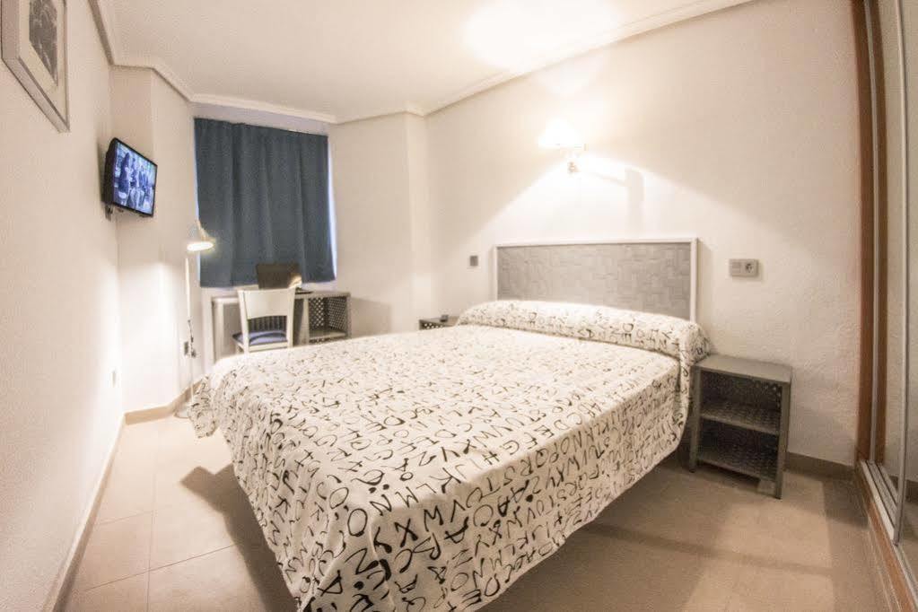 Hotel Alda Centro ปาเลนเซีย ภายนอก รูปภาพ