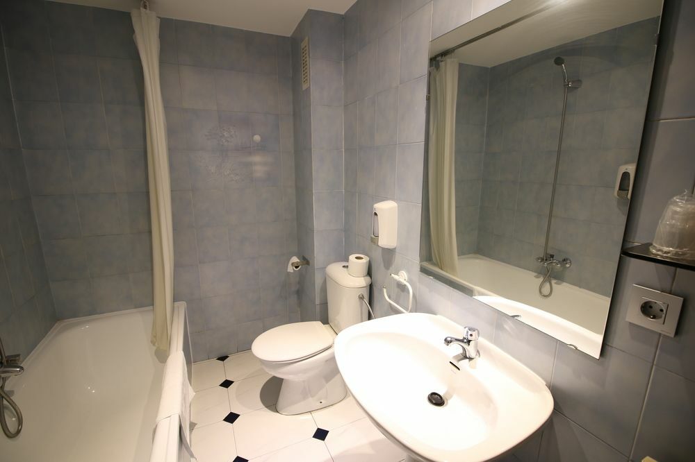 Hotel Alda Centro ปาเลนเซีย ภายนอก รูปภาพ